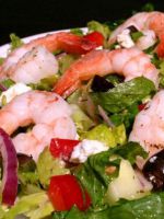 Греческий  салат с креветками - рецепт