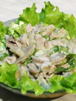 Салат с сушеными грибами