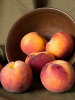 Сколько калорий в персике?