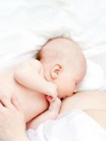 Сколько молока съедает новорожденный за одно кормление?
