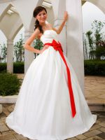 Свадебные платья с красным поясом