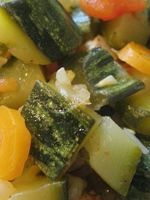 Тушеные кабачки с овощами