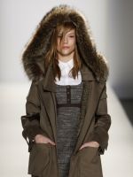Женская зимняя куртка с мехом 
