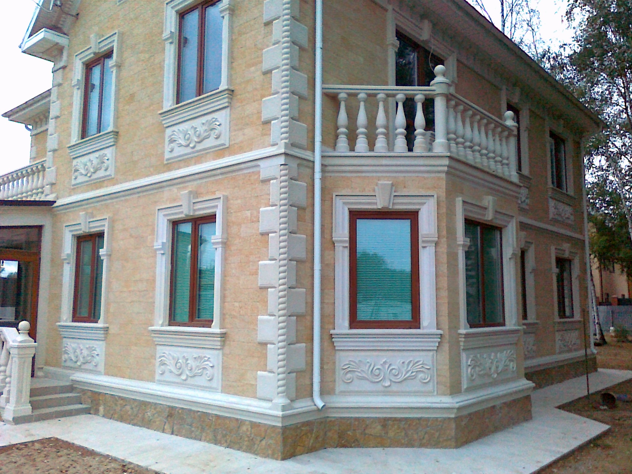фасад дагестанский камень