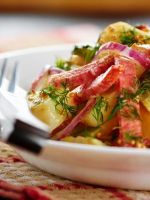 Рецепт салата с копченой колбасой