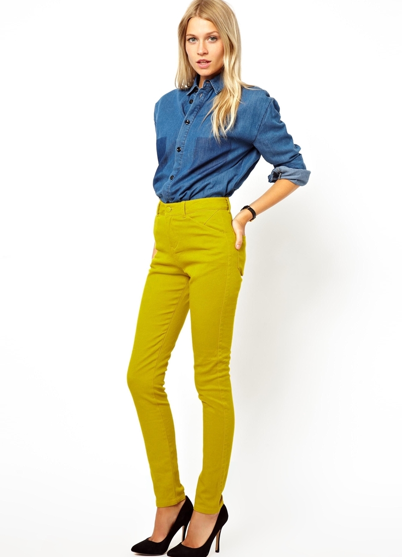 Желтые джинсы с чем носить женщинам