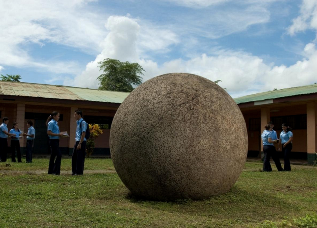 Каменный шар. Каменные шары Коста-Рики. Коста Рика каменные шары. Петросферы Коста Рика. Каменные сферы в Коста-Рике.