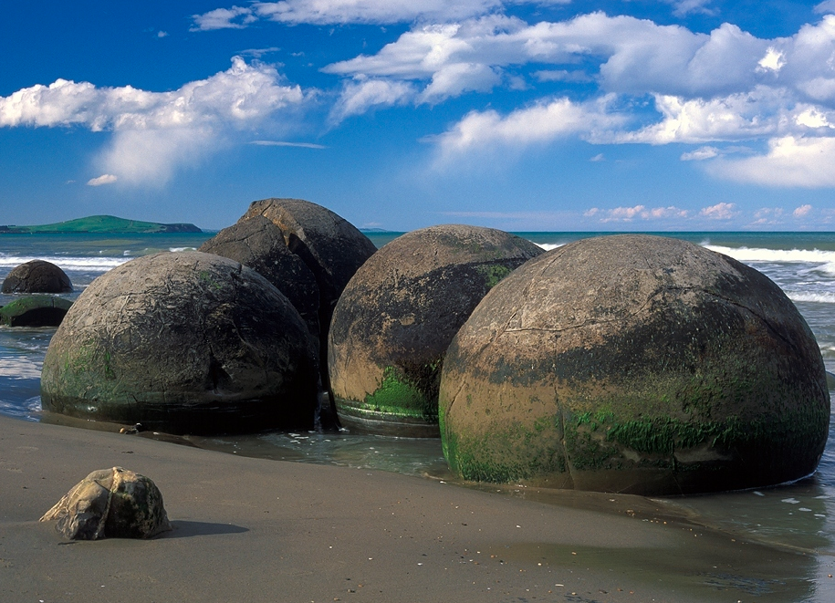 Каменный шар. Каменные шары Коста-Рики. Коста Рика каменные шары. Круглые каменные шары на Коста Рике. Каменные сферы в Коста-Рике.