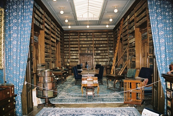 Библиотека замка
