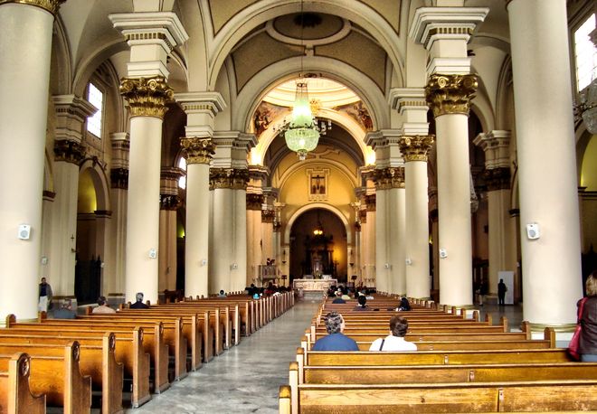 Центральный неф кафедрального собора Боготы