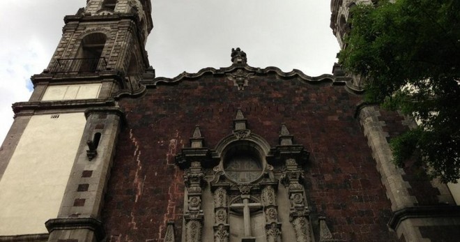 Церковь Санта Веракруз