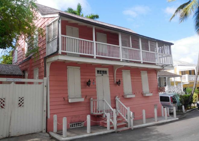 Дом-музей с балконом, Багамские острова