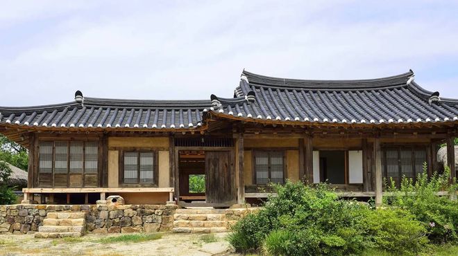 Дом в деревне Хахве, построенный в стиле эпохи династии Чосон