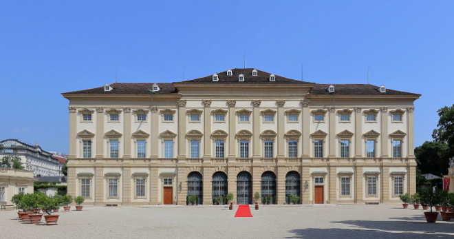 Дворец Лихтенштейнов на Фюрстенгассе