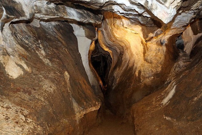 Экскурсия по пещерам