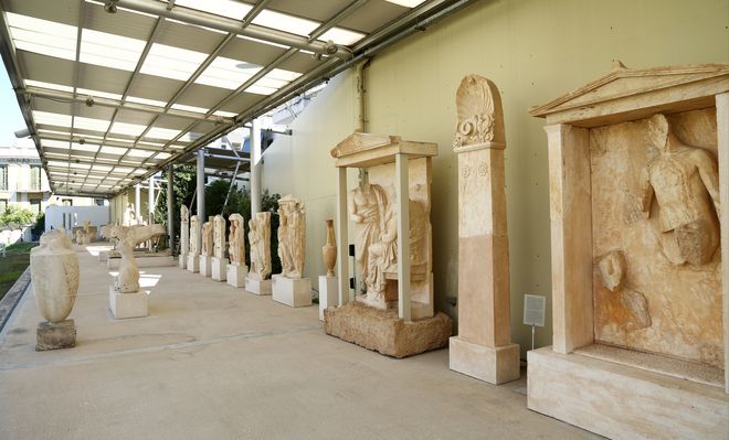 Экспонаты Археологического музея Пирея