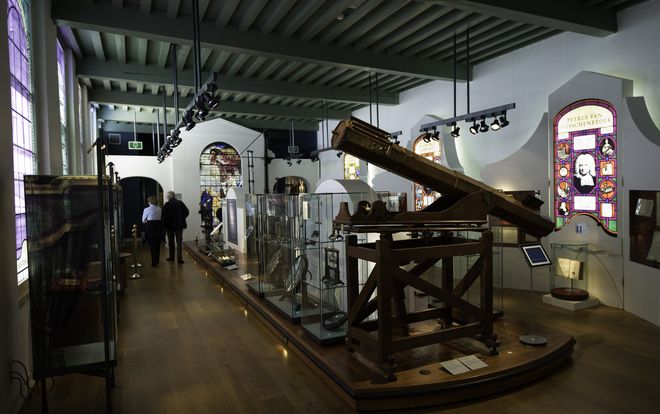 Экспонаты музея Германа Бургаве, Лейден