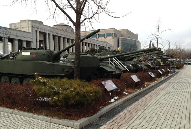 Экспонаты военного мемориала в Сеуле