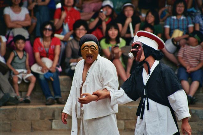 Фестиваль масок в деревне Хахве