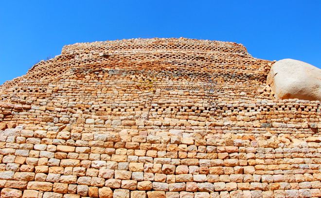Фрагмент одного из строений в городе Кхами