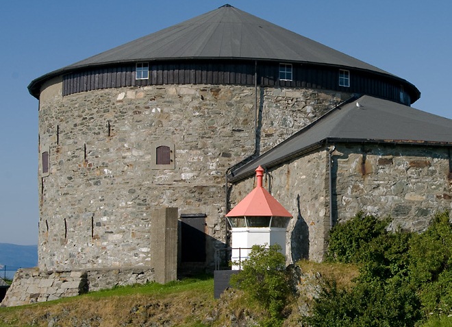 Главная крепость замка