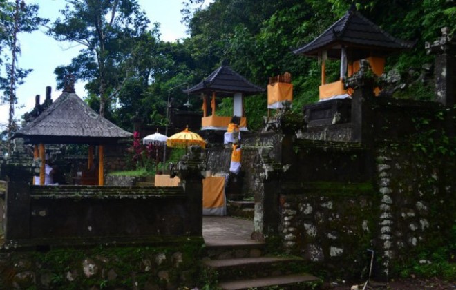 Храм Pura Telaga Sawang