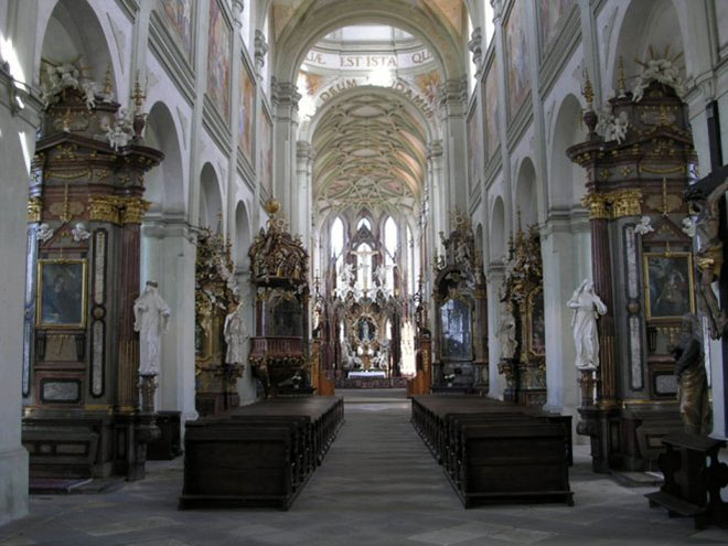 Интерьер собора в монастыре Кладрубы