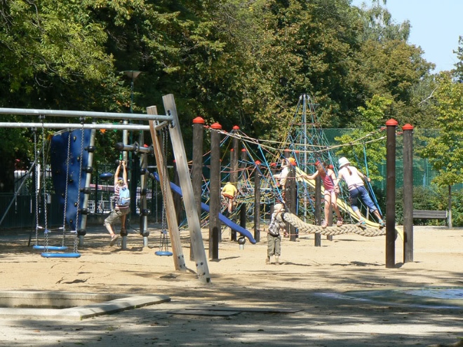 Канатный парк - для детей постарше