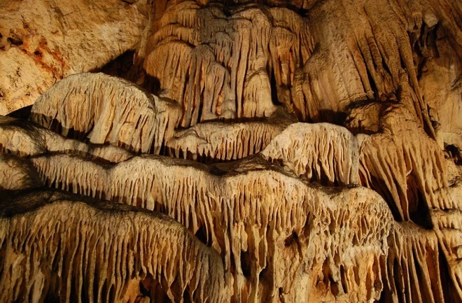 Карстовые отложения в пещере Магура