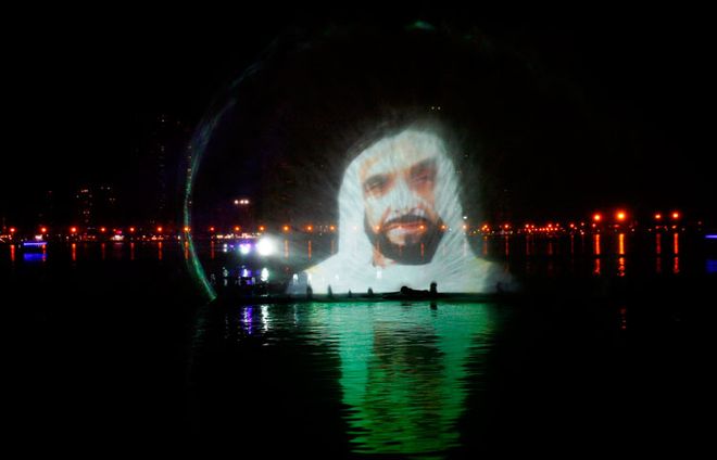 Лазерное шоу на фонтане Шарджи