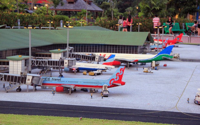 Лего-копия аэропорта в Куала-Лумпуре