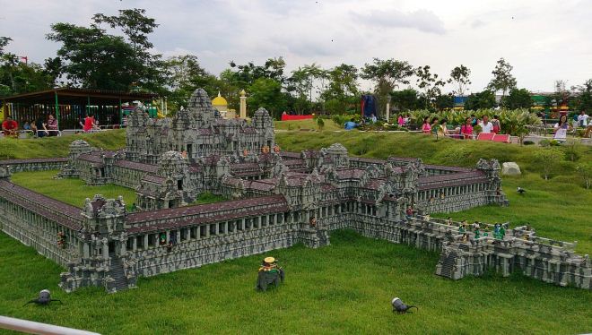 Лего-копия Ангкор-Ват