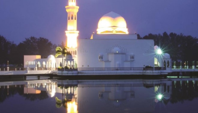 Мечеть в ночное время