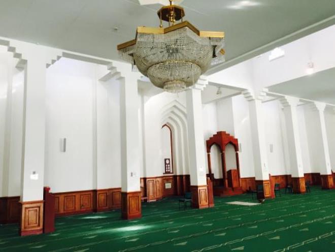 Молитвенный зал мечети