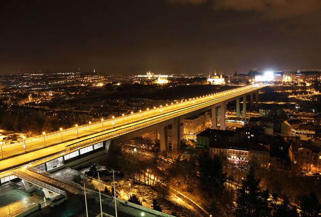 Нусельский мост ночью