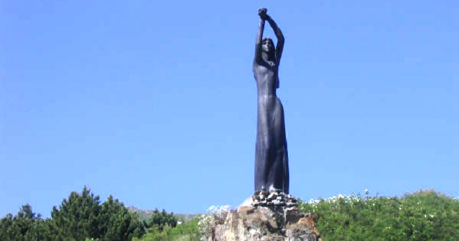 Памятник Ахтамар