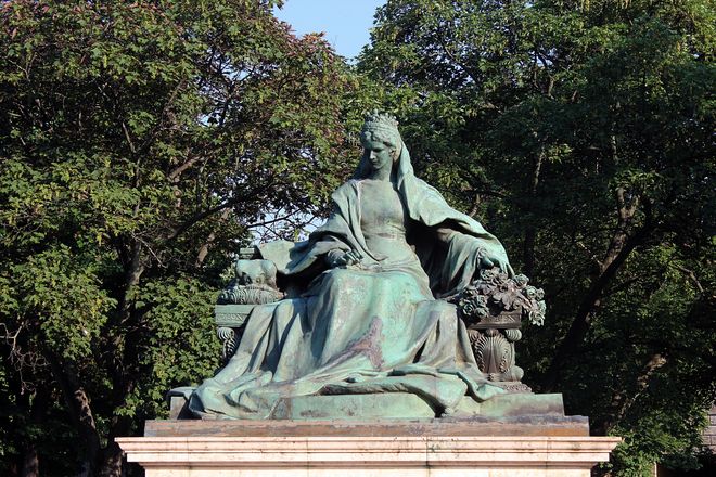 Памятник Елизавете Баварской
