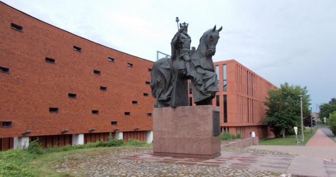 Памятник Казимиру Великому