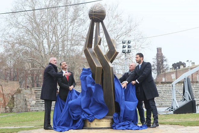 Памятник отцам-основателям Сербской и югославской баскетбольной школы