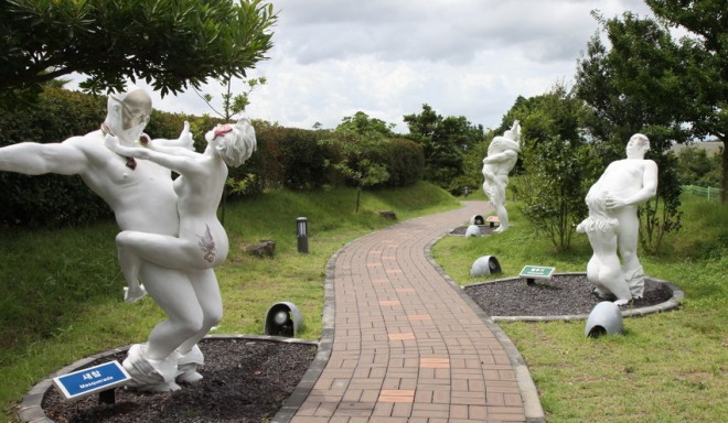 Парк эротической скульптуры