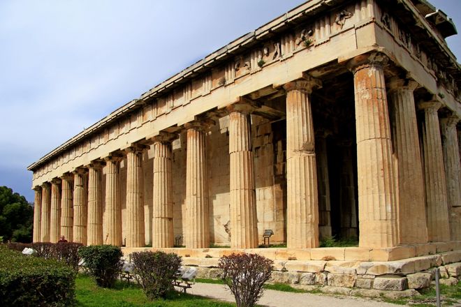 Периптер колонн в храме Гефеста, афины