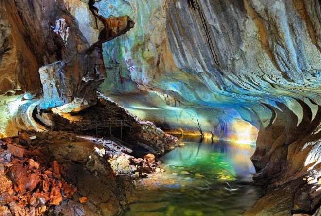 Пещера чистой воды
