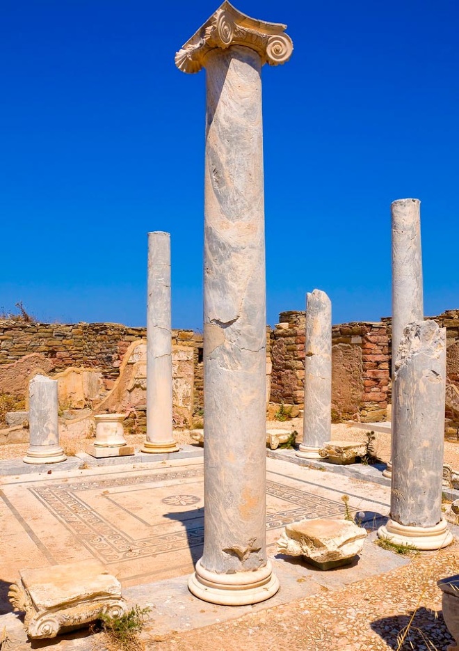 Руины храма Диониса