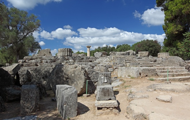 Руины храма Зевса в Олимпии