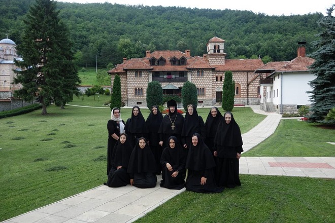 Сестры монастыря Челие