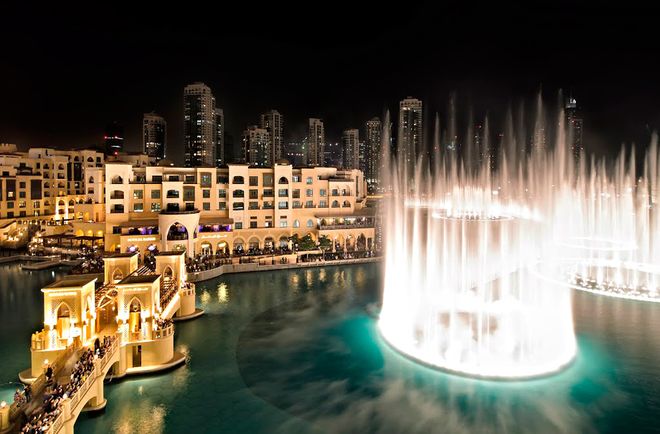 Шоу поющих и танцующих фонтанов в Дубае