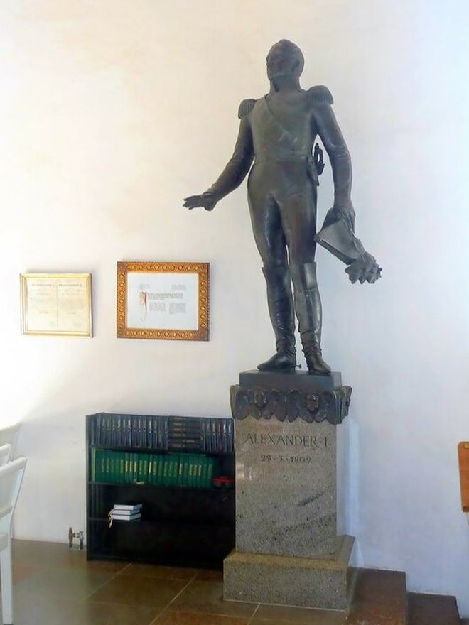 Скульптура Александра I в соборе Порвоо