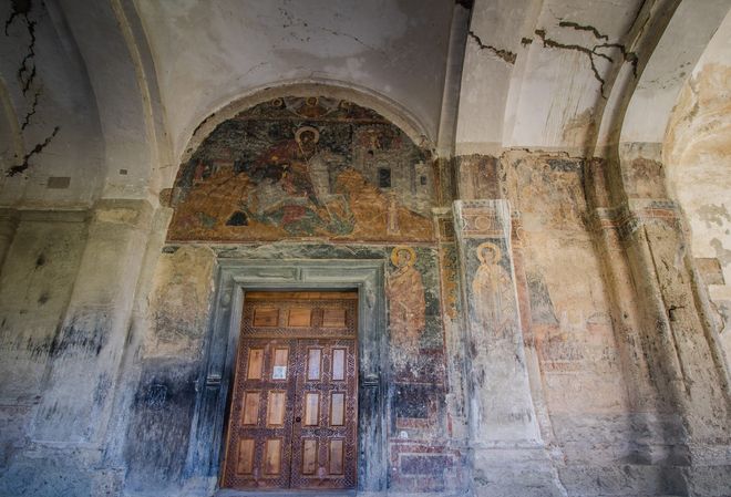 Старинные росписи в кафедральном соборе Алаверди
