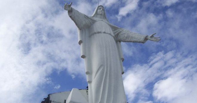 Статуя девы Марии Гваделупской