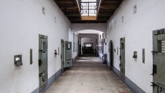 Картинки здание тюрьмы